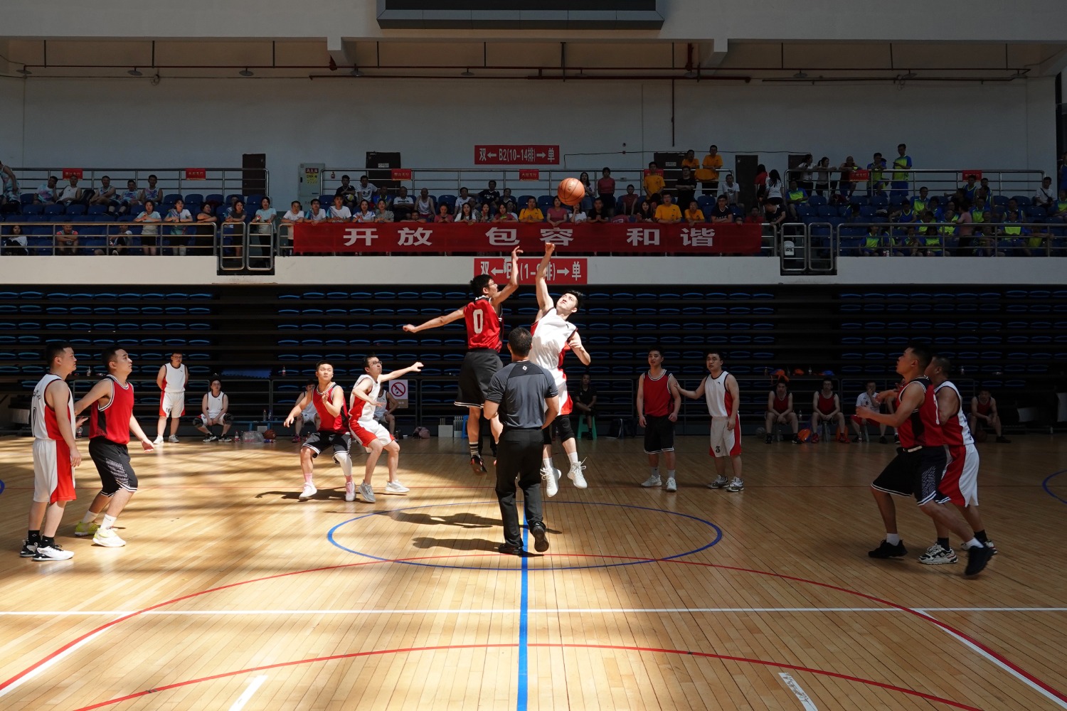 篮球比赛.jpg