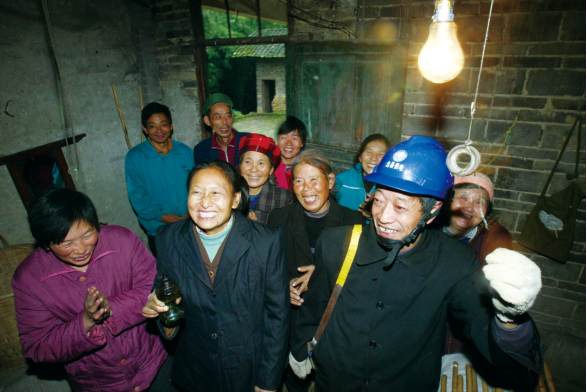 电网革旧晋档升级 企业鼎新焕发新容535.png